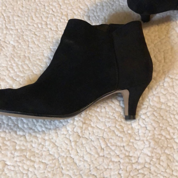 Clarks Bootie - Picture 8 of 9